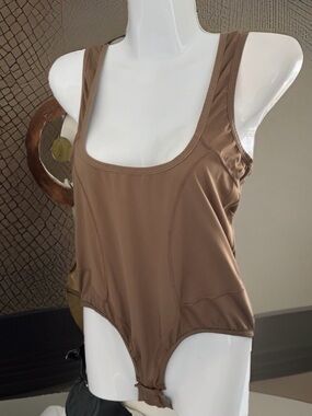 Compression Shapewear Bodysuit Body Shaper Tops Tummy Control Size 1XL Sculpting